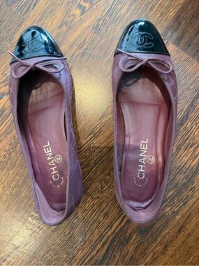 Chanel Two-Tone Quilted Ballet Flats in Maroon and Black